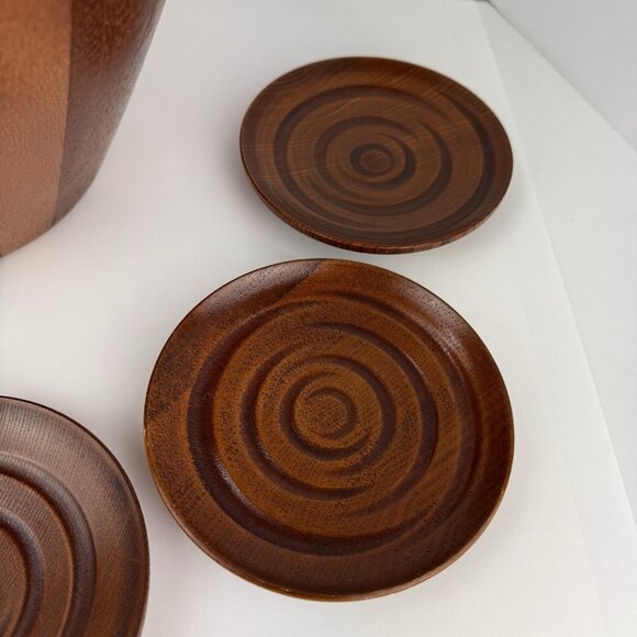 Lipper International Inc. Acacia Wave Large Wooden Salad Bowl & Saucer Plates - Picture 9 of 10